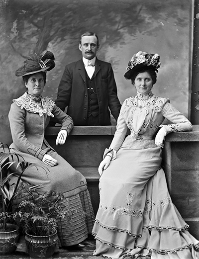 Wedding group 1901